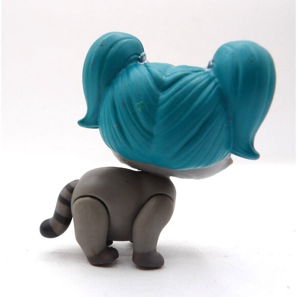 L.O.L. Pets Glamstronaut Pet Raccoon ©MGA 2018 China 2½ inches - Picture 2 of 2